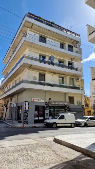 Classic Apartment In Kalamata Esterno foto