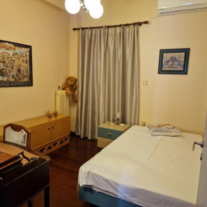 Classic Apartment In Kalamata Esterno foto